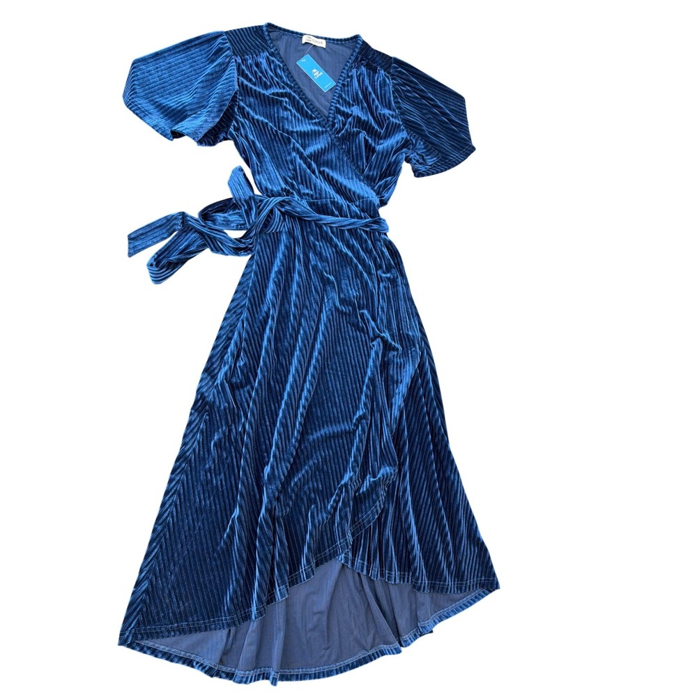 Cupshe Blue Ribbed Velvet Wrap Midi Dress Medium Flowy Flattering Short Sleeve
